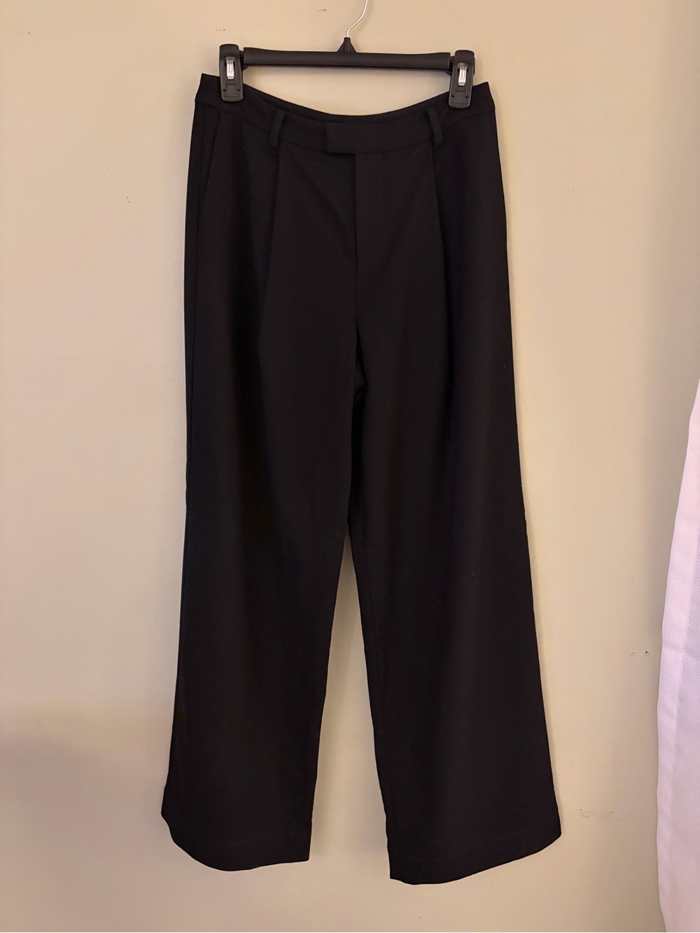 CAMI NYC Single Pleat Rosheen Black Trouser